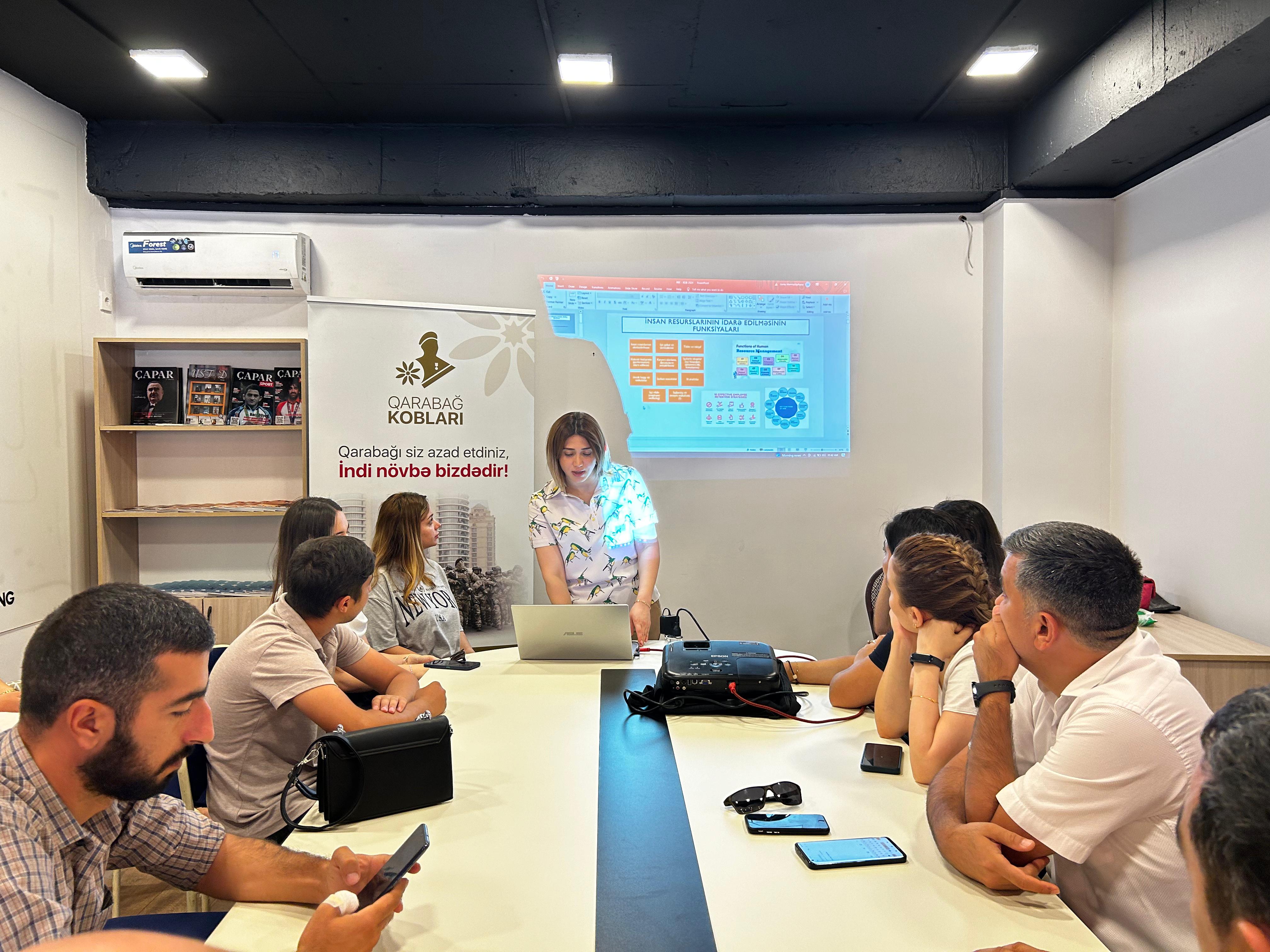 Qarabağ KOB-ları proqramı çərçivəsində Gəncə şəhərində “İnsan resurslarının idarə olunması” mövzusunda təlimin birinci hissəsi keçirilib.