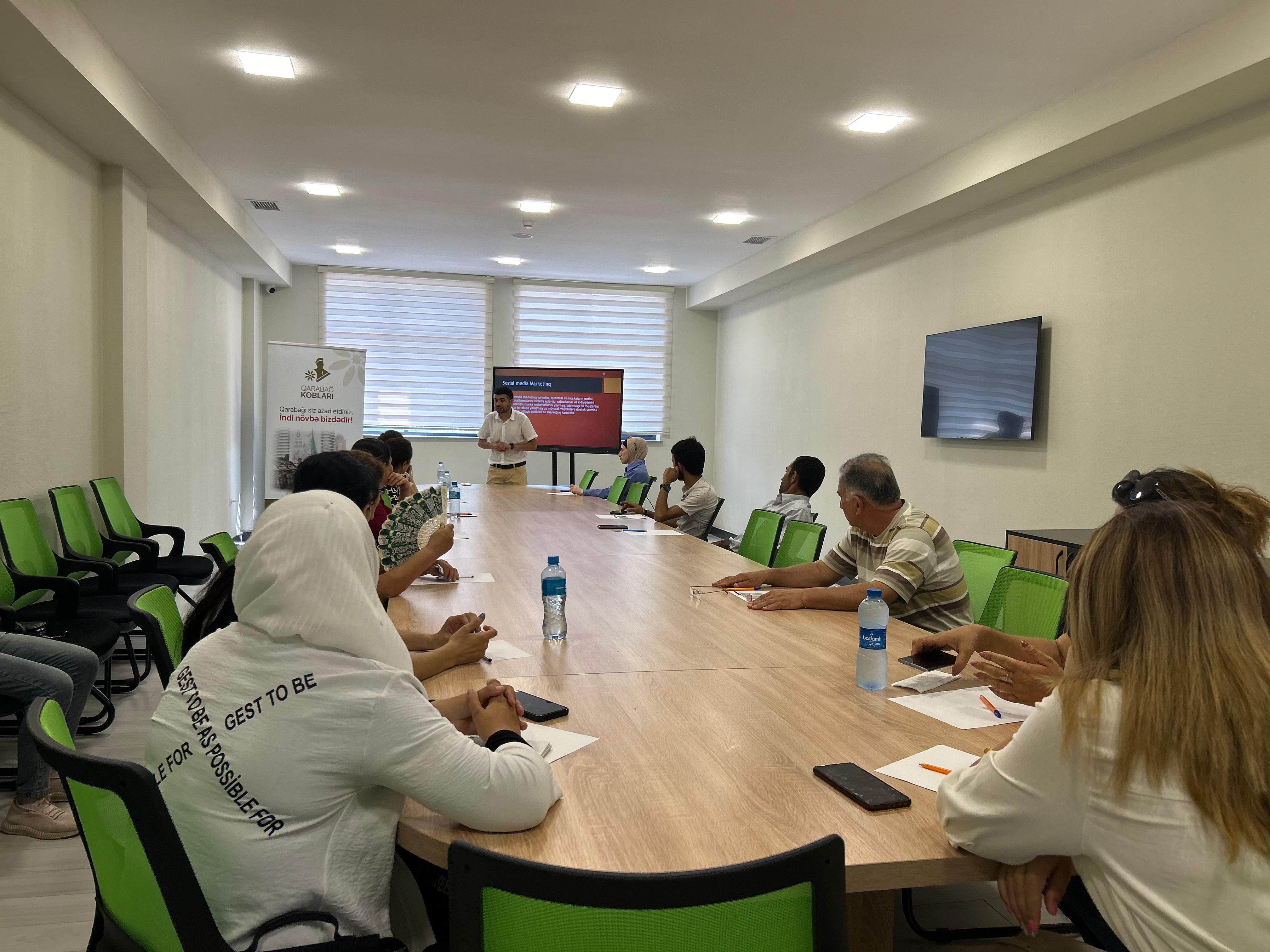 Qarabağ KOB-ları proqramı çərçivəsində Bərdə şəhərində “Sosial media marketinq (SMM)” mövzusunda təlim başlanıb.