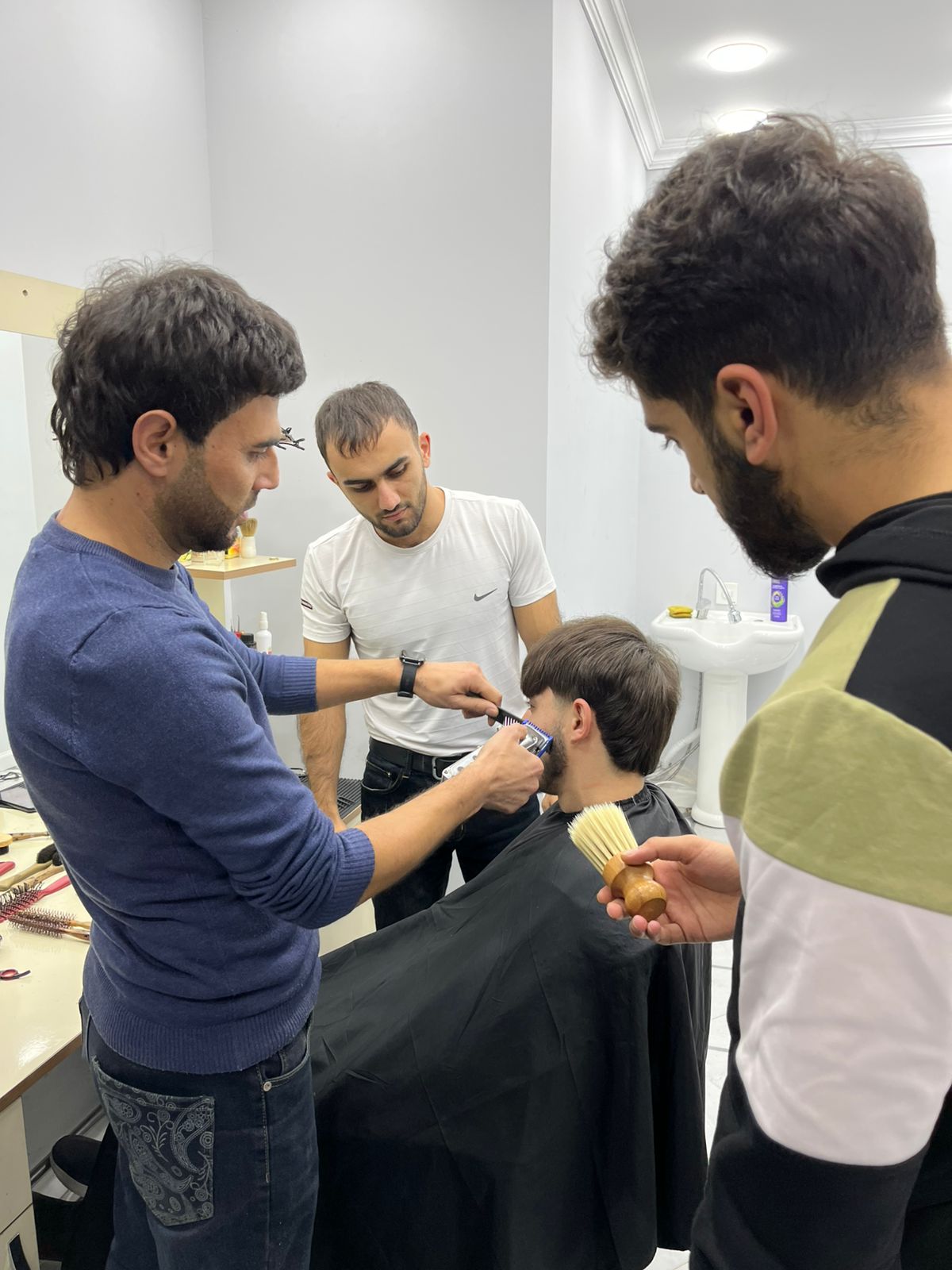 Qarabağ KOB-ları proqramı çərçivəsində salon kursları üzrə peşə təlimləri keçirilib.