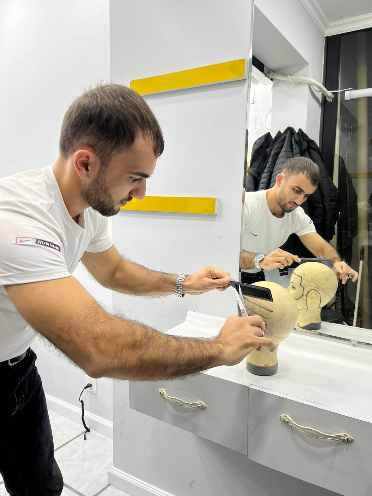 Qarabağ KOB-ları proqramı çərçivəsində salon kursları üzrə peşə təlimləri keçirilib.