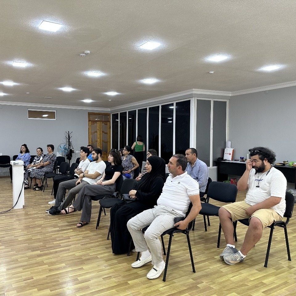 Qarabağ KOB-ları layihəsi çərçivəsində Gəncə şəhərində “Marketinq”mövzusunda təlim keçirilib