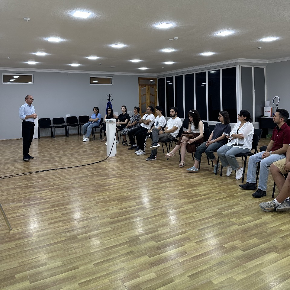 Qarabağ KOB-ları layihəsi çərçivəsində Gəncə şəhərində “Biznes planın hazırlanması” mövzusunda təlim keçirilib.