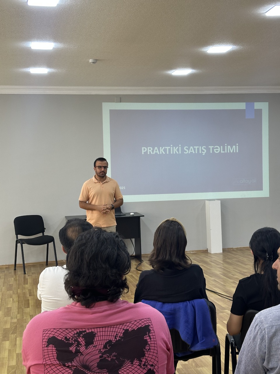 Qarabağ KOB-ları layihəsi çərçivəsində Gəncə şəhərində “Satış” mövzusunda təlim keçirilib.